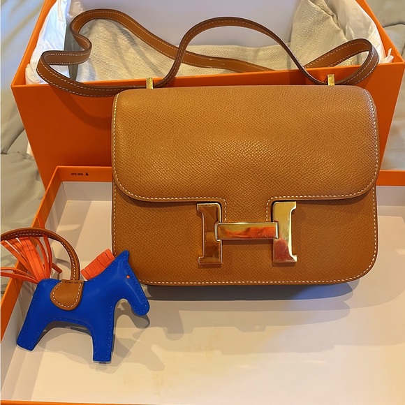 SOLD!HERMES CONSTANCE 18 Mini Bag Gold Courchevel With Gold Hardware! SOLD - Picture 3 of 16